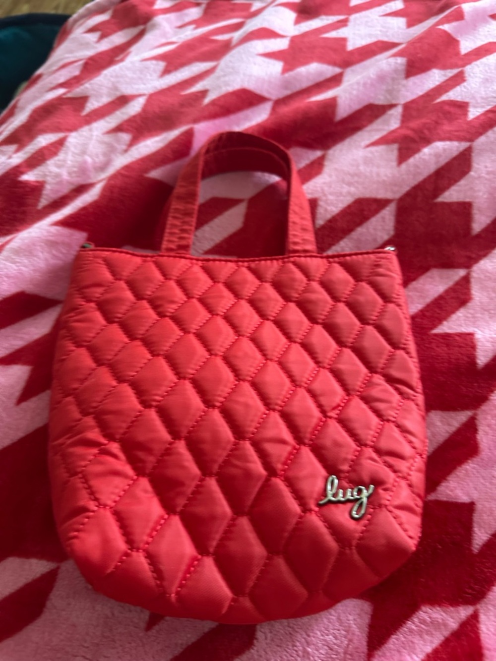 lug tiptoe in poppy red